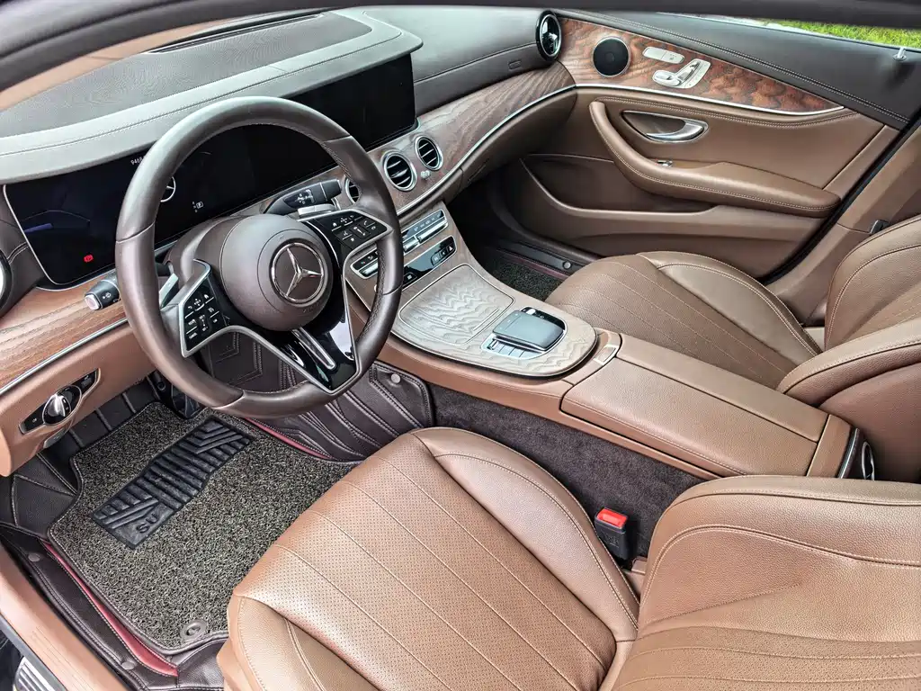 Mercedes-Benz E-Class — миниатюра 4