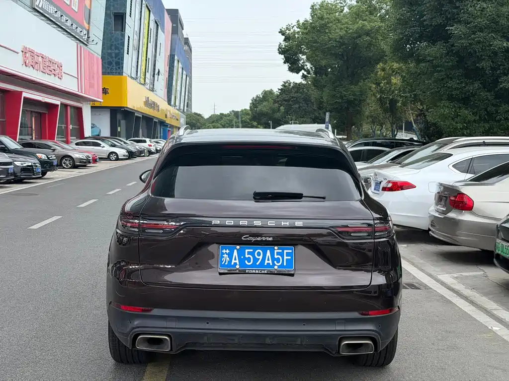 Porsche Cayenne — миниатюра 7