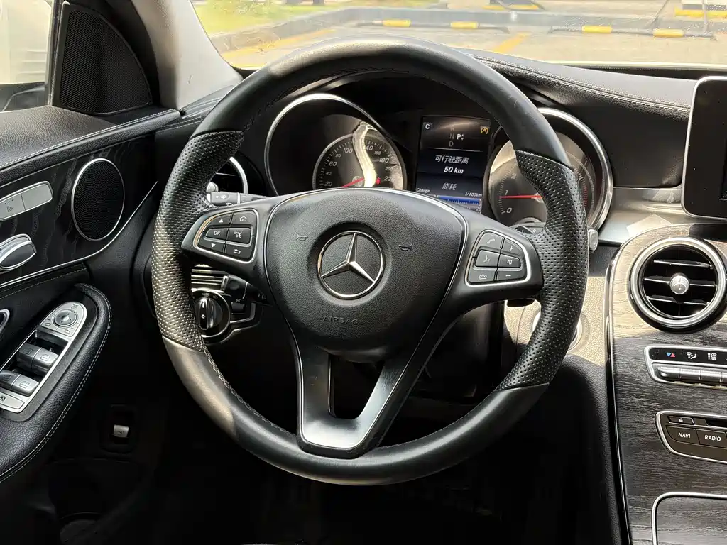 Mercedes-Benz C-Class — миниатюра 12