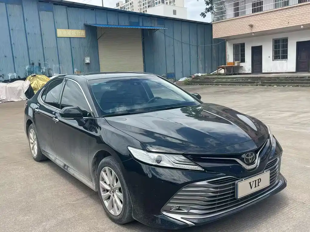 Toyota Camry — миниатюра 3
