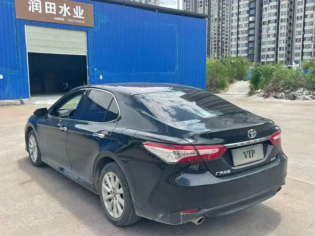 Toyota Camry — миниатюра 6