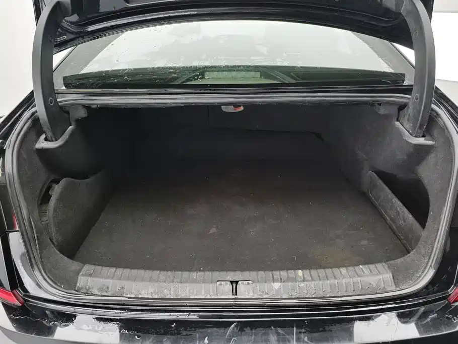 Volkswagen Passat PHEV — миниатюра 4