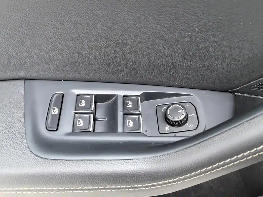 Volkswagen Magotan PHEV — миниатюра 9