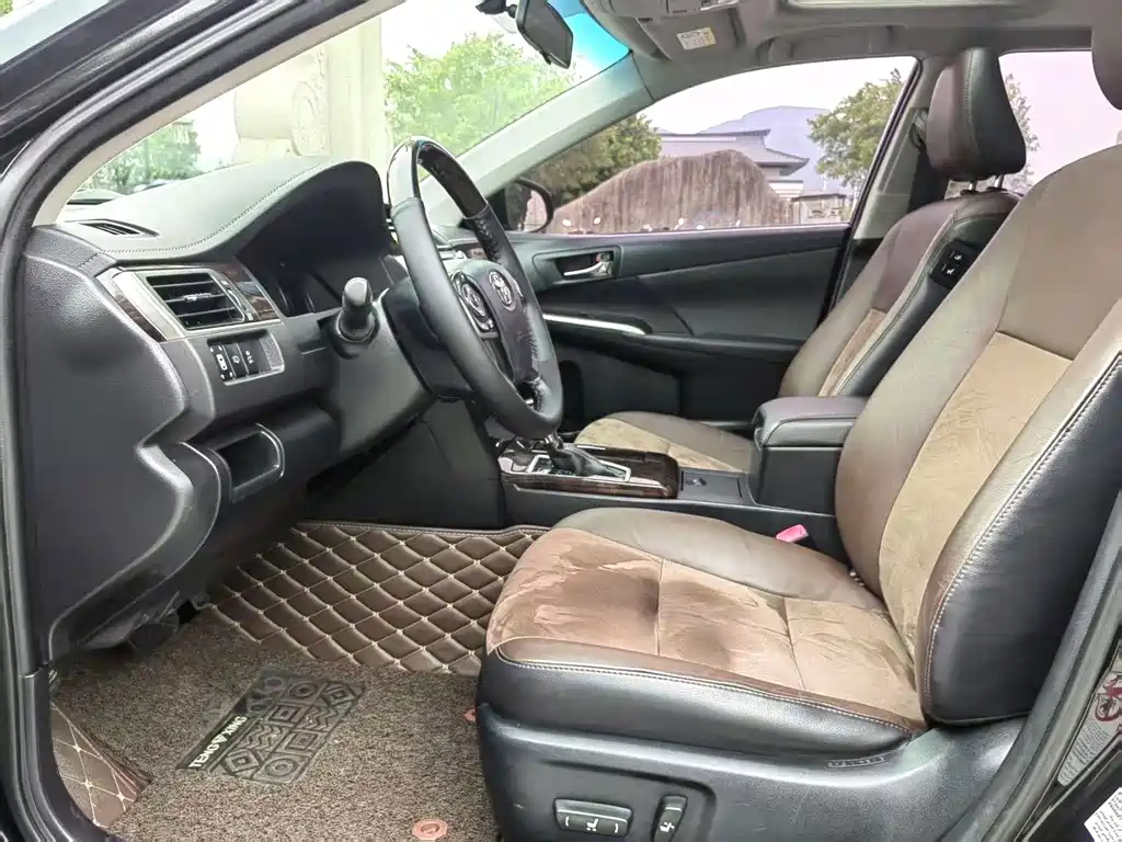 Toyota Camry — миниатюра 8