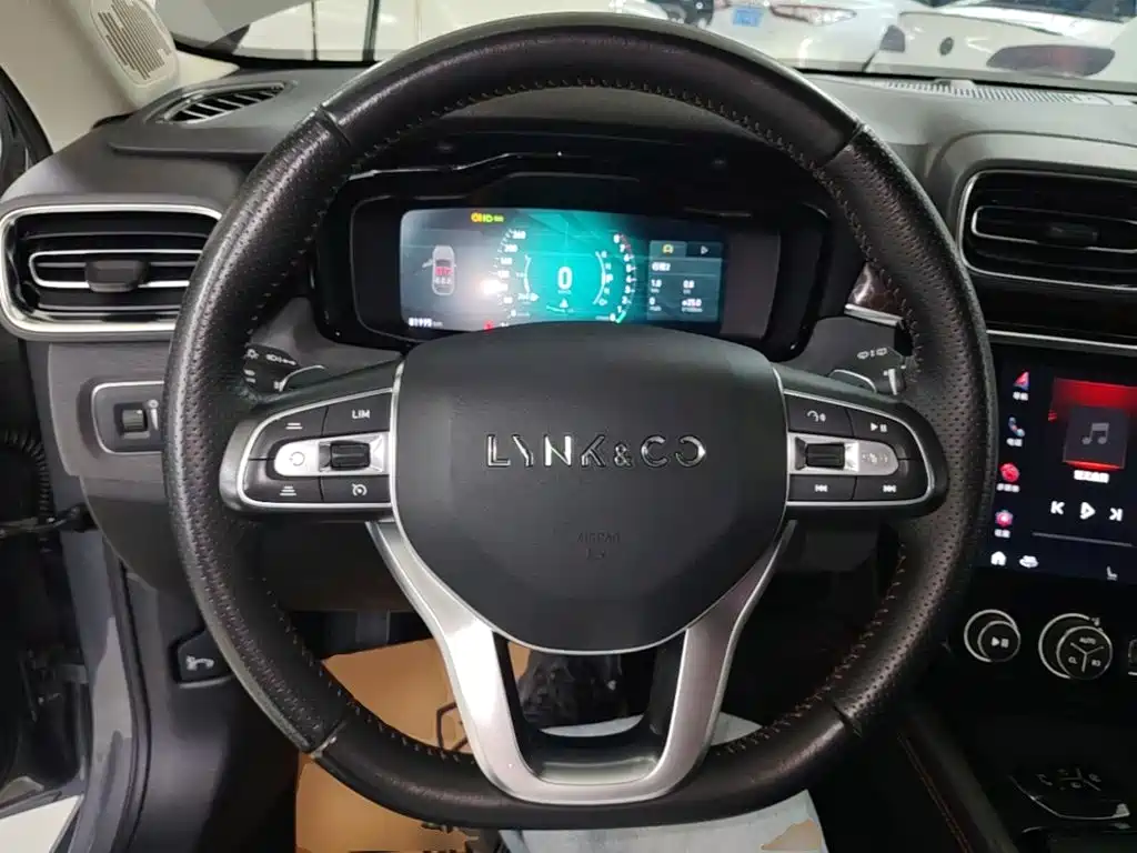 Lynk & Co 02 — миниатюра 11