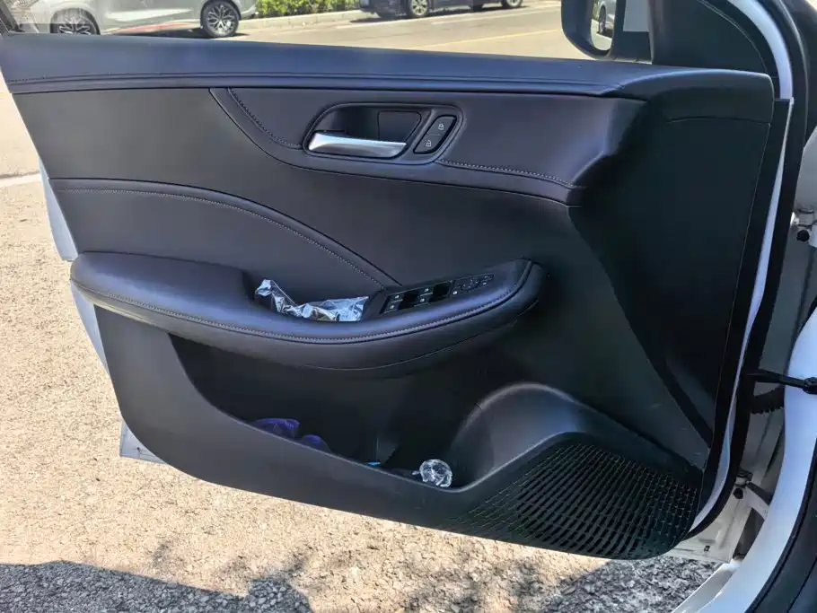 Roewe i5 — миниатюра 7