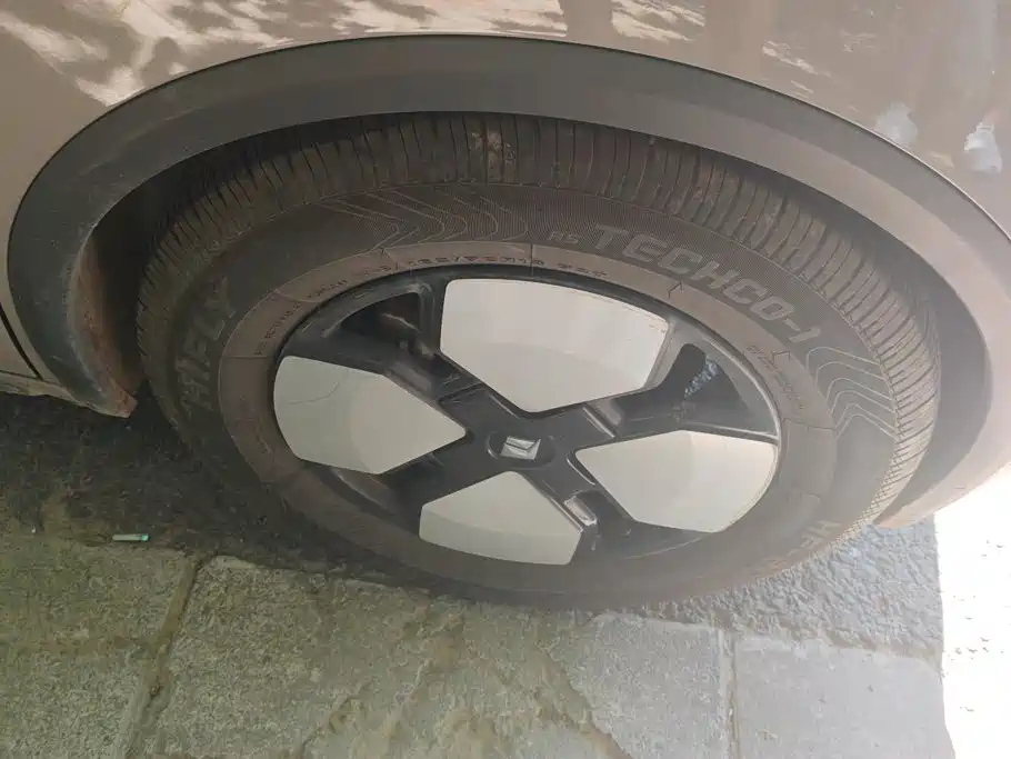 Baojun KiWi EV — миниатюра 6