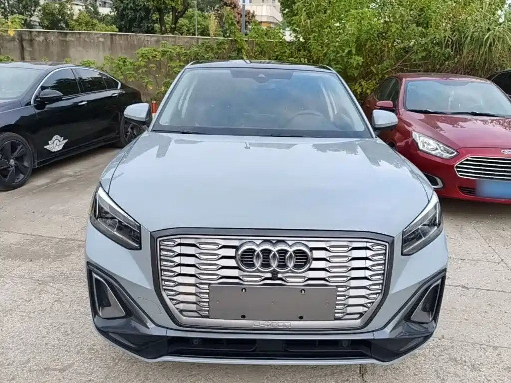 Audi Q2L e-tron — миниатюра 3