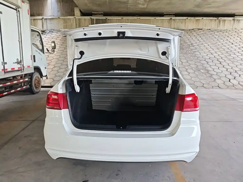 Volkswagen Santana — миниатюра 19