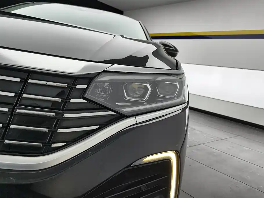 Volkswagen Passat PHEV — миниатюра 5