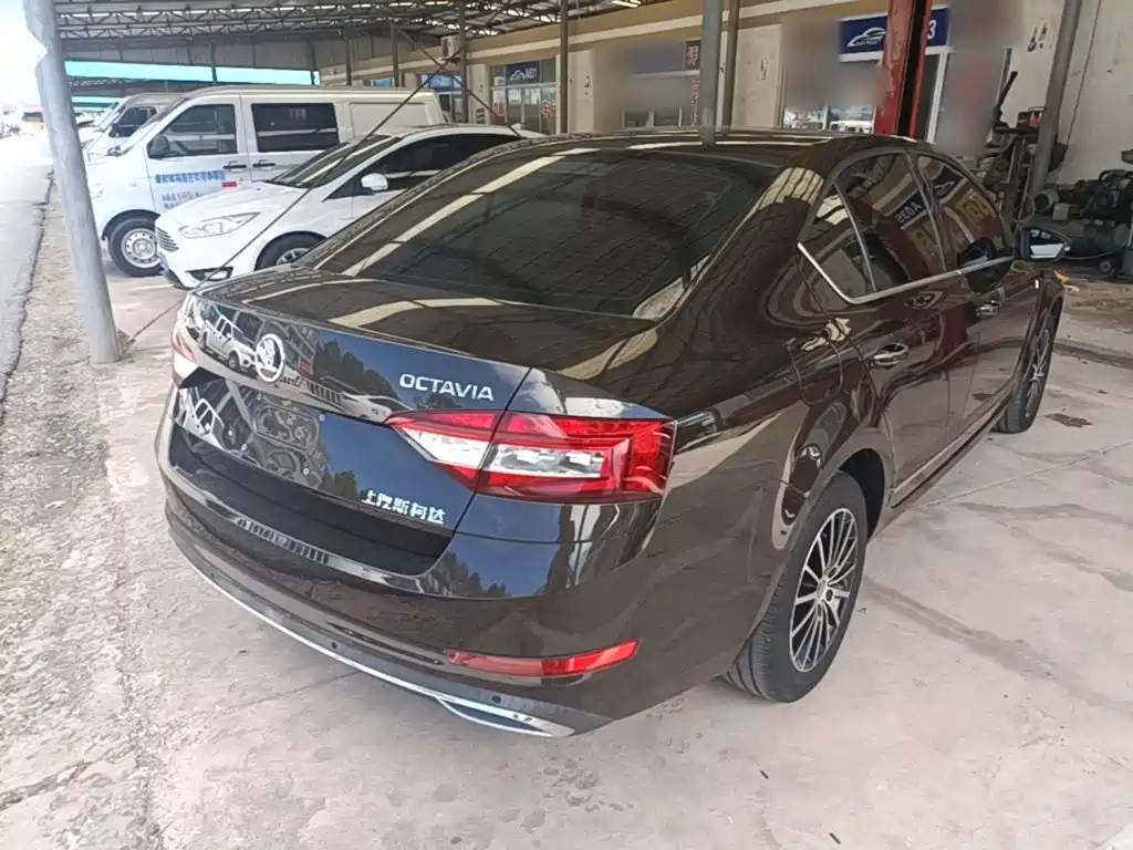 Skoda Octavia — миниатюра 7