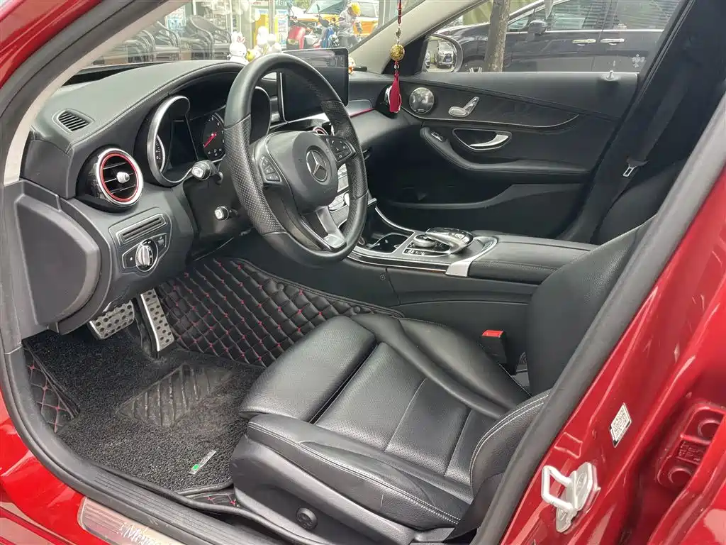 Mercedes-Benz C-Class — миниатюра 4
