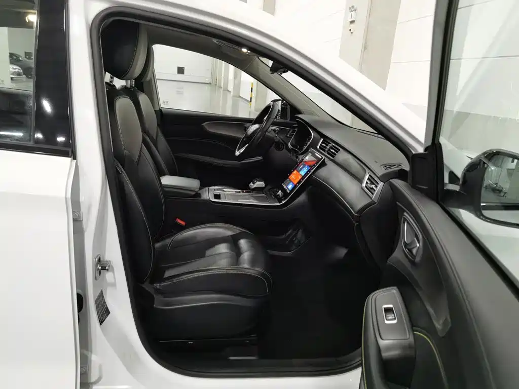 Roewe RX5 — миниатюра 23