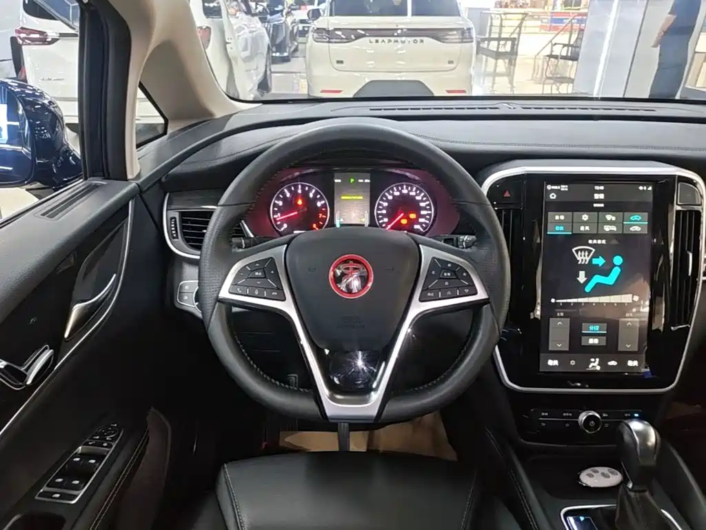 BYD MAX — миниатюра 11