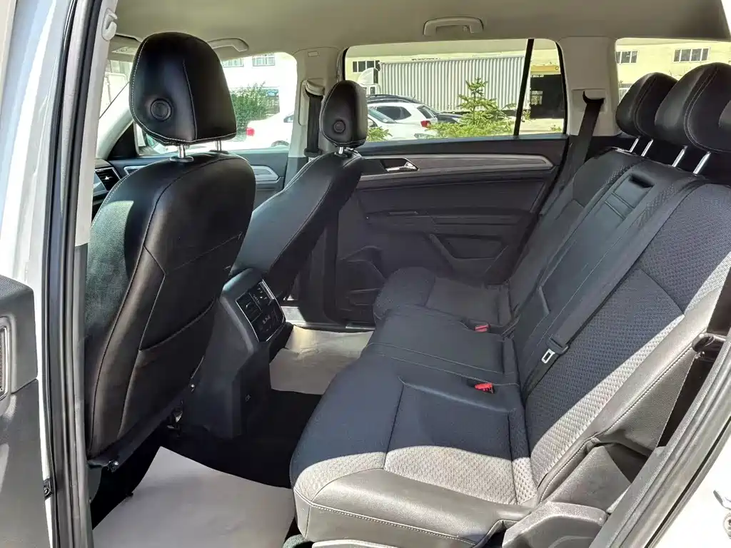 Volkswagen Teramont — миниатюра 7