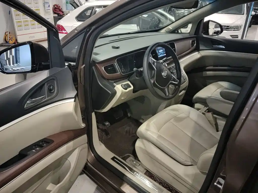 Buick GL8 — миниатюра 16