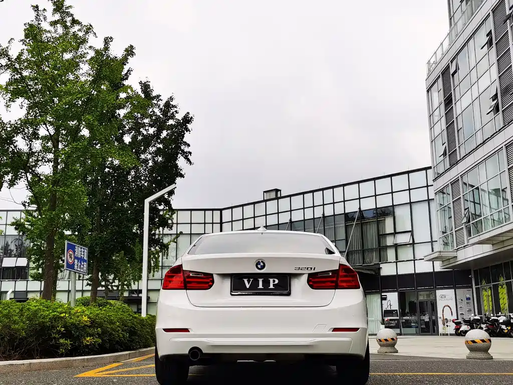 BMW 3 Series — миниатюра 5