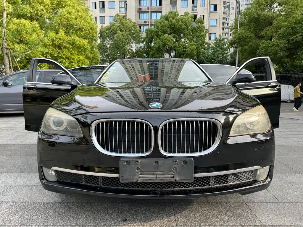 BMW 7 Series 2011