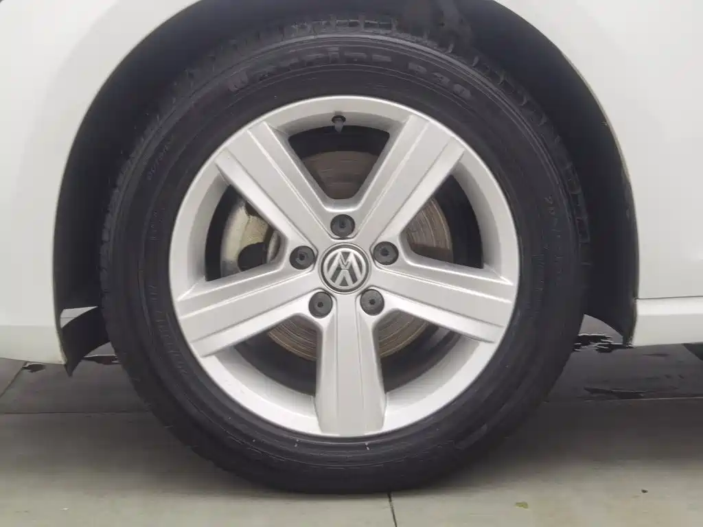 Volkswagen Golf — миниатюра 17