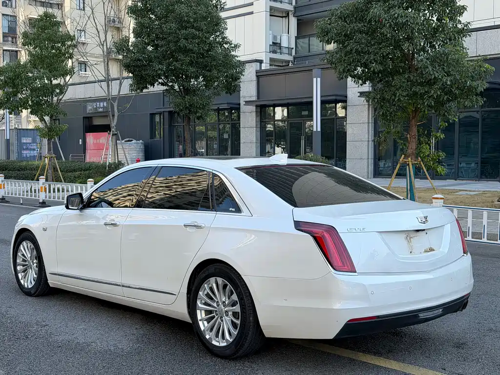 CADILLAC CT6