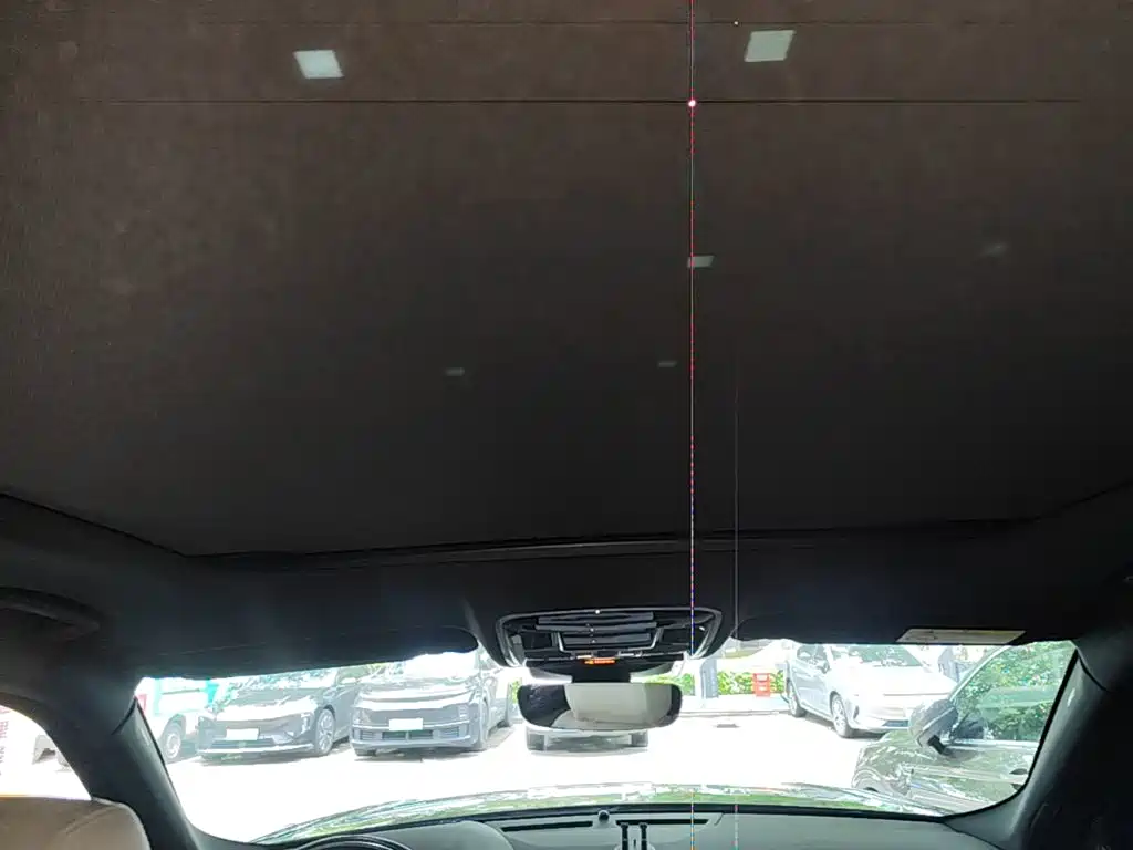 Land Rover Velar — миниатюра 18
