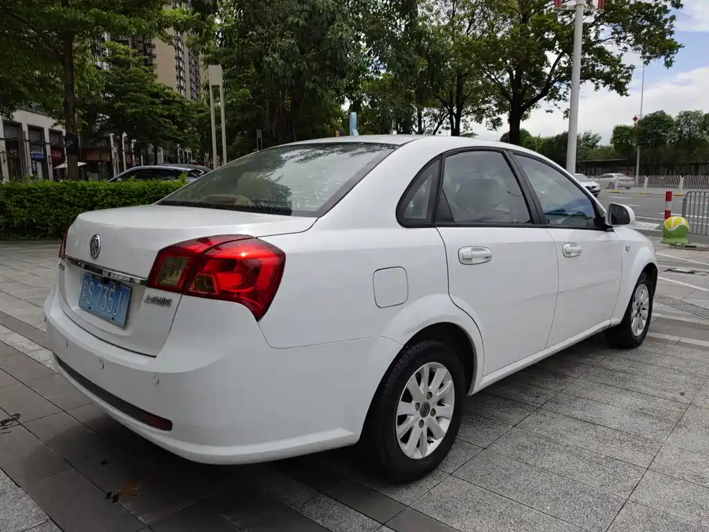 Buick Excelle — миниатюра 8