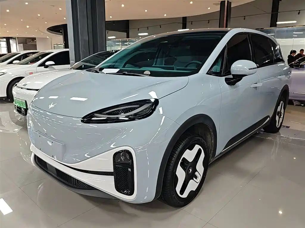 Arcfox S 2025