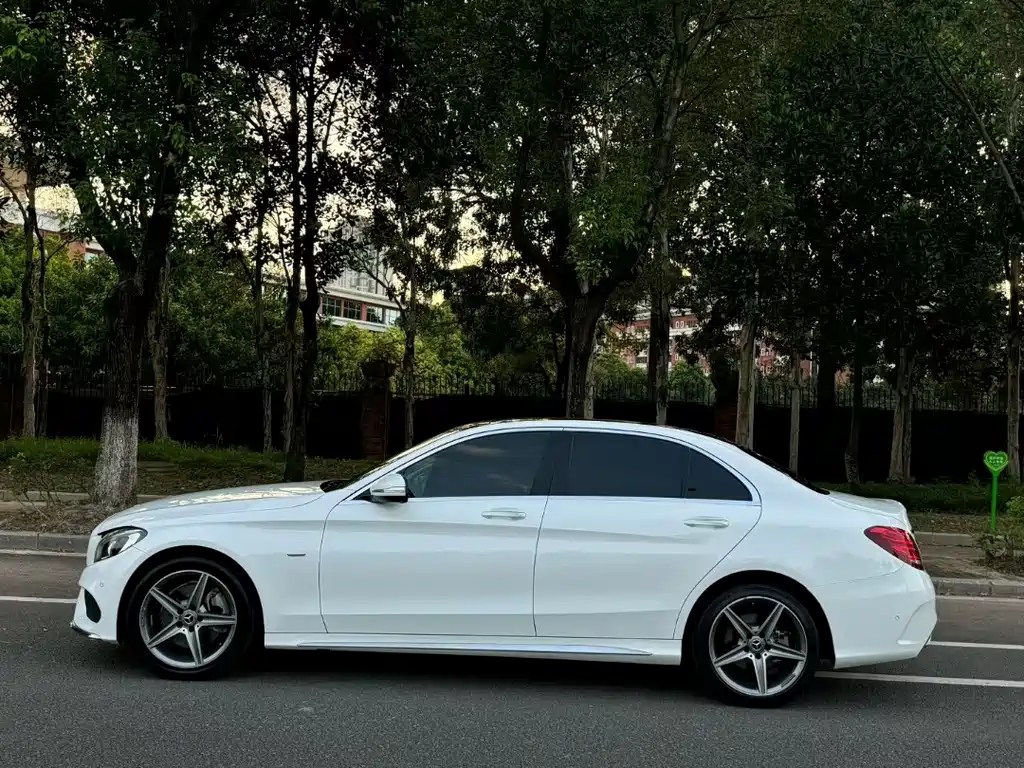 Mercedes-Benz C-Class — миниатюра 4