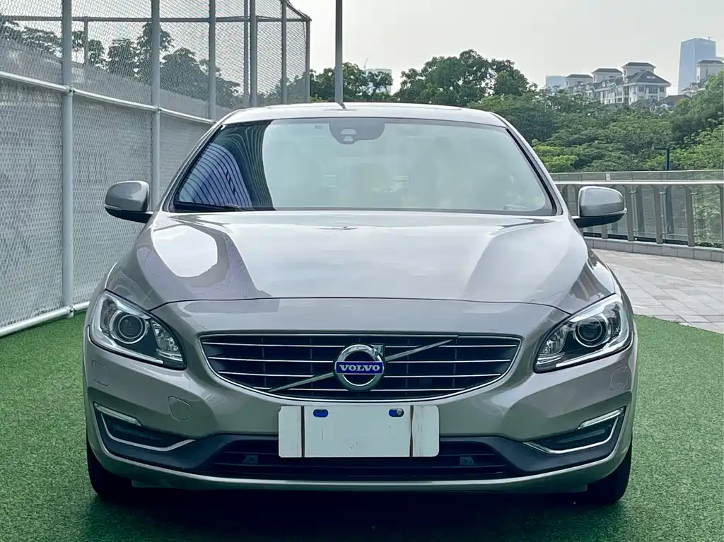 Volvo S60 — миниатюра 2