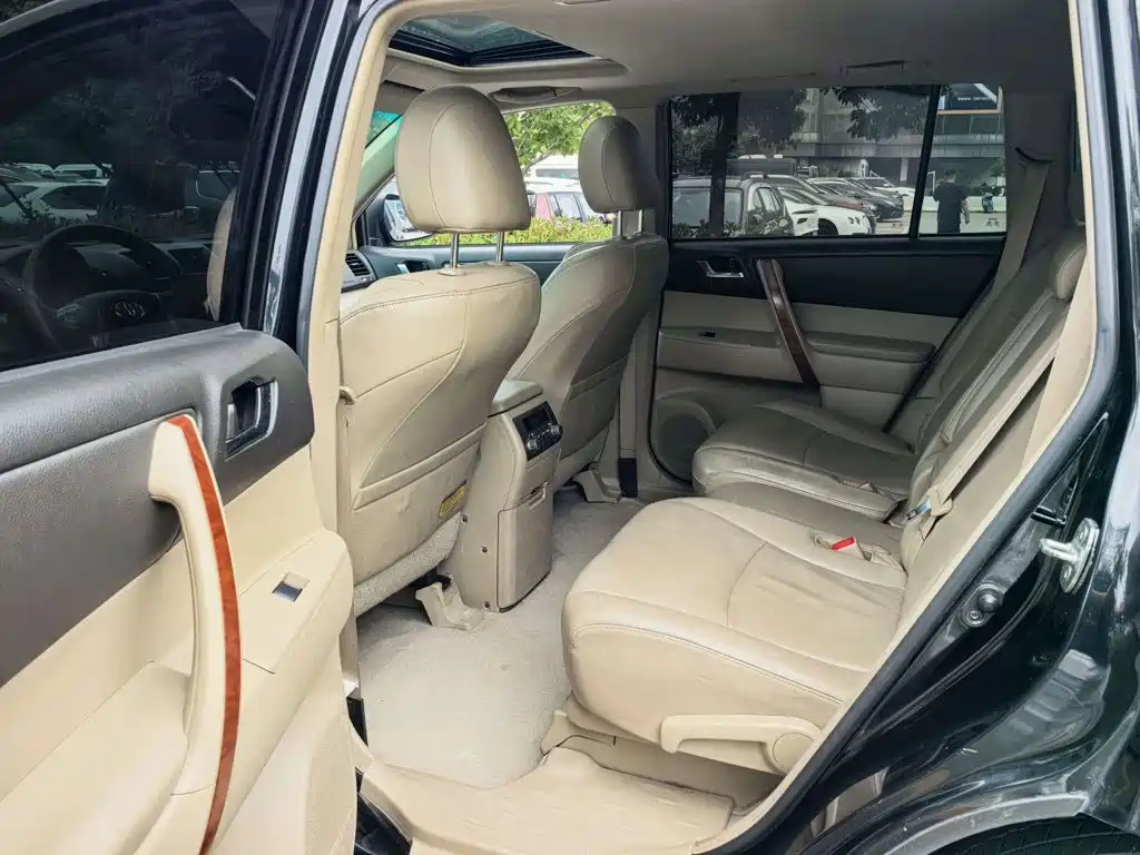 Toyota Highlander — миниатюра 6