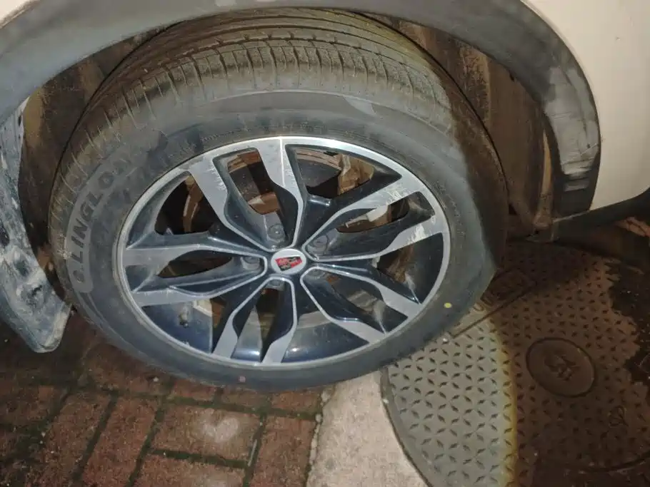 Roewe RX5 — миниатюра 6