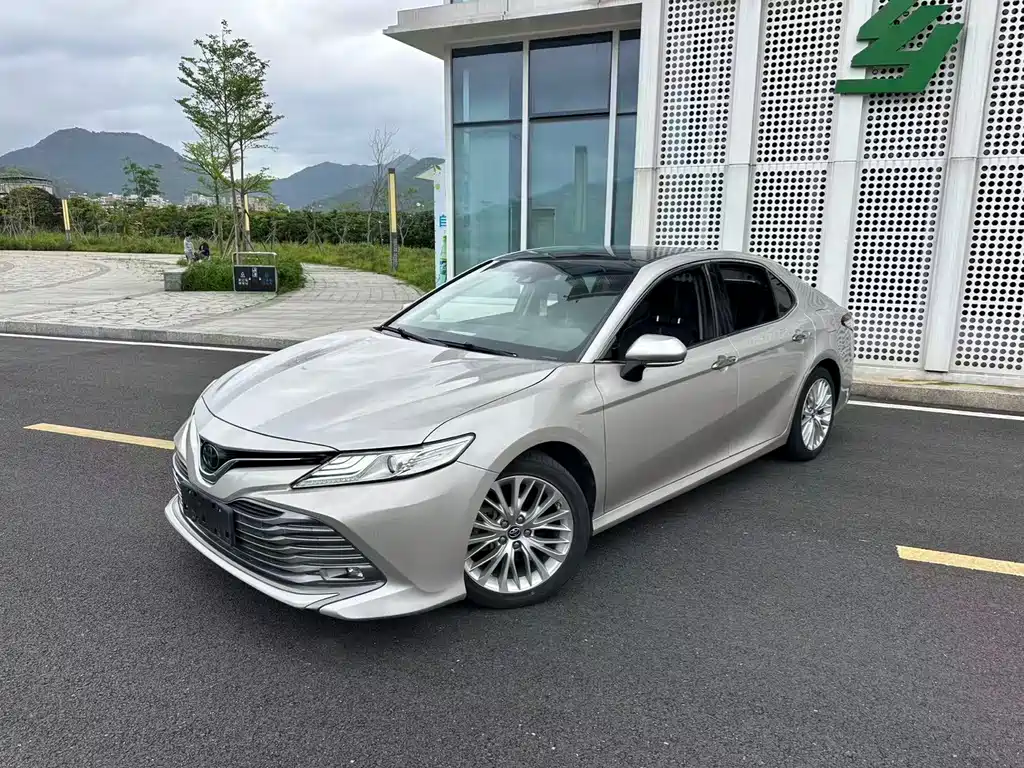 Toyota Camry 2019