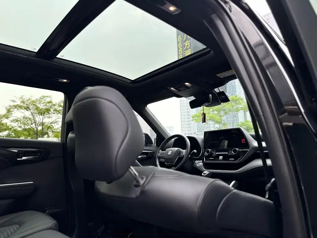 Toyota Crown Kluger — миниатюра 26