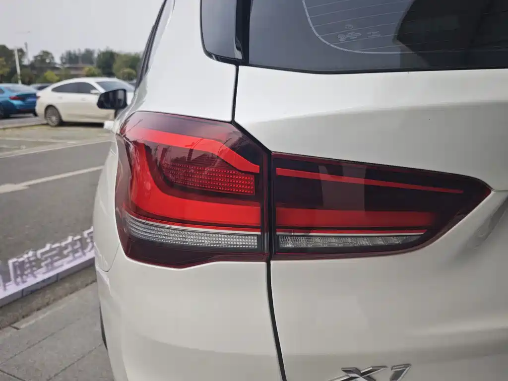 BMW X1 — миниатюра 10