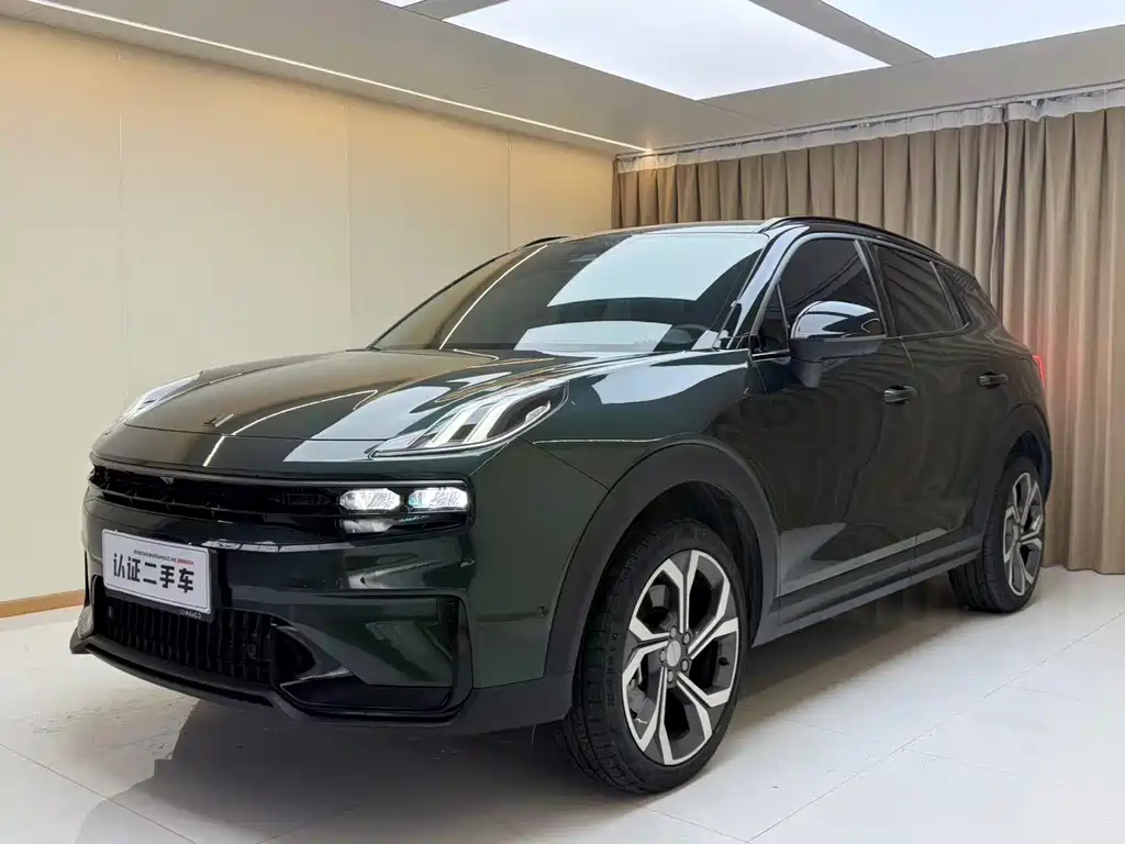 Lynk & Co 06