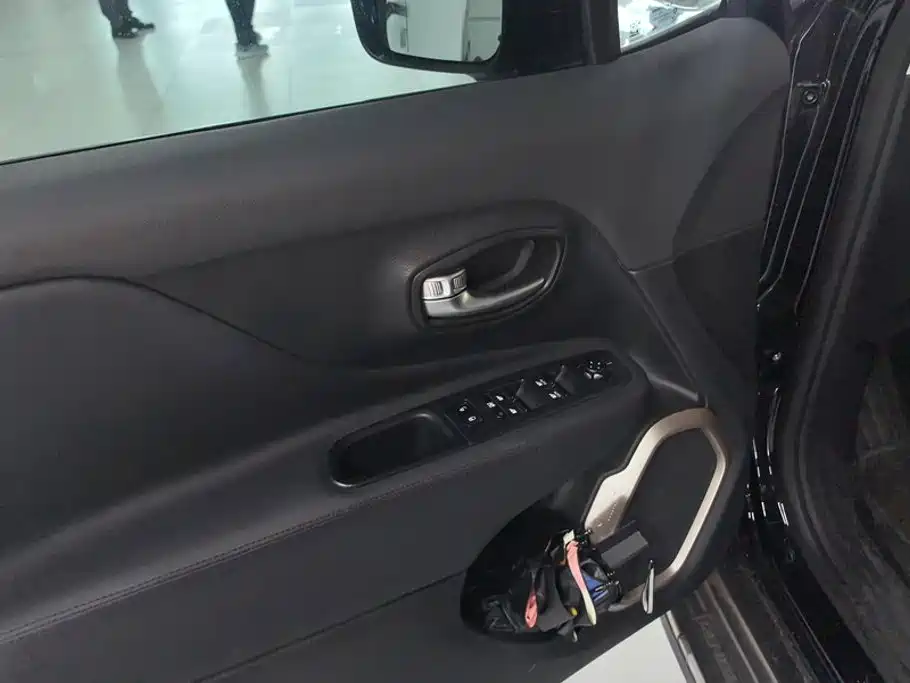 Jeep Renegade — миниатюра 7