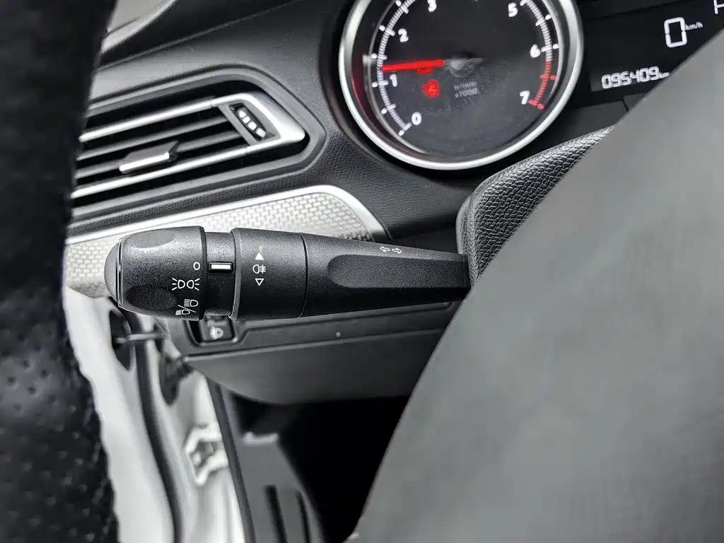 Peugeot 408 — миниатюра 21