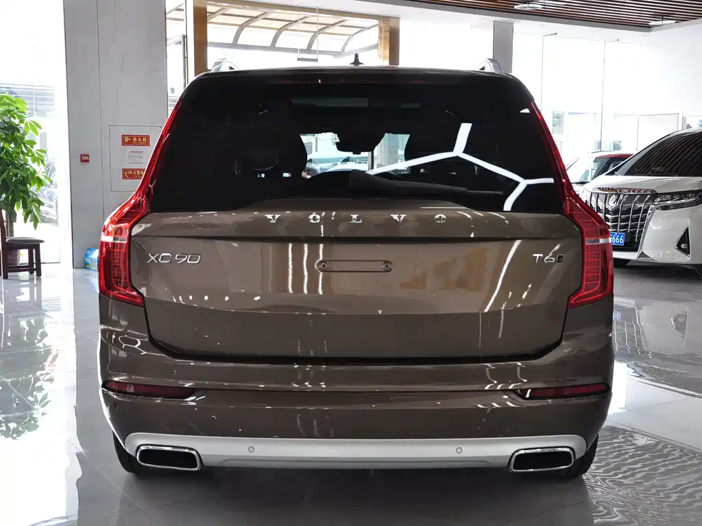 Volvo XC90 — миниатюра 5