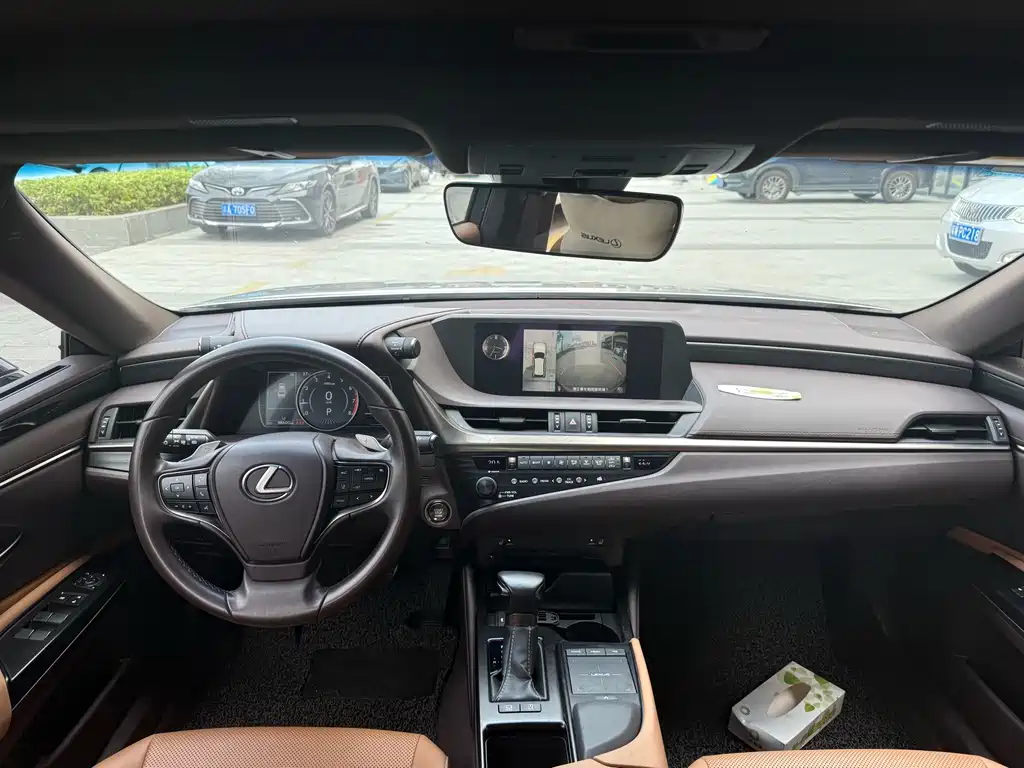 Lexus ES — миниатюра 9