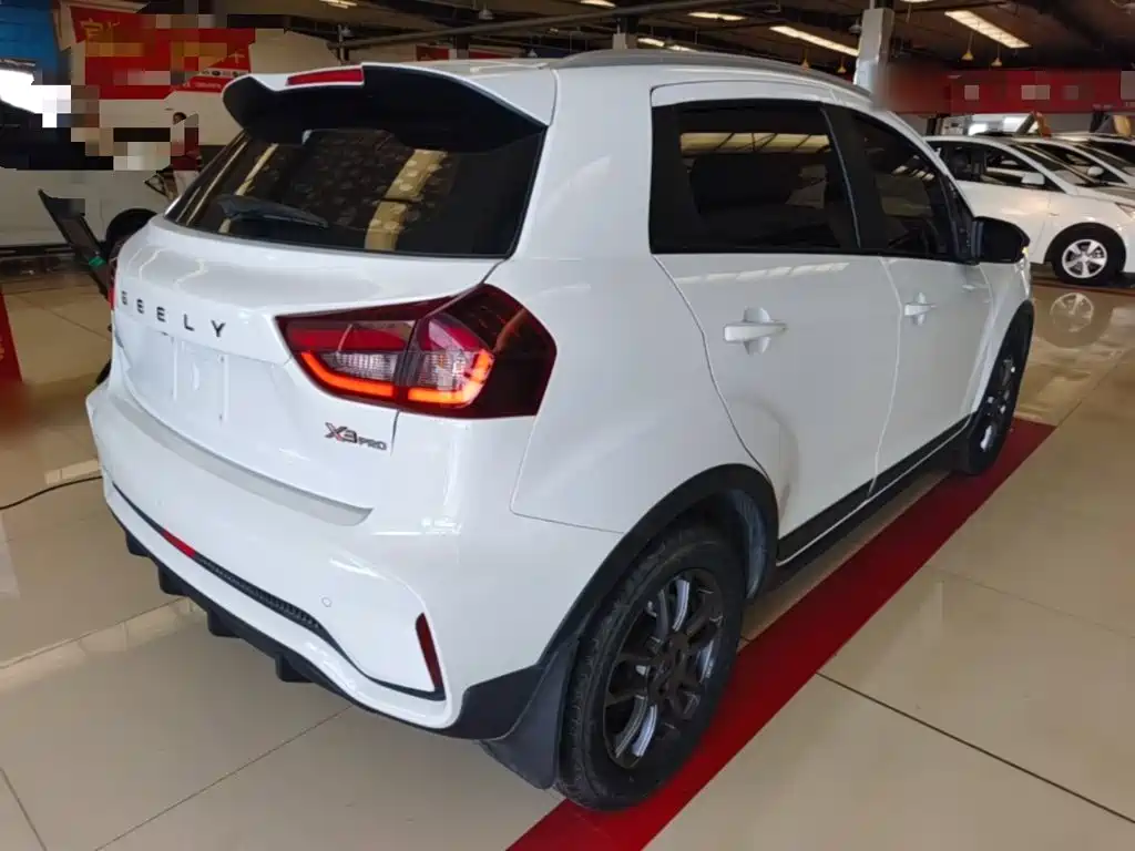 Geely Vision X3 — миниатюра 7