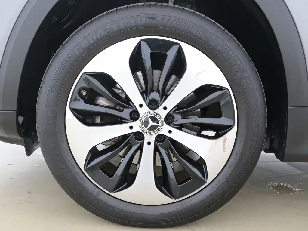 Mercedes-Benz GLB — миниатюра 11