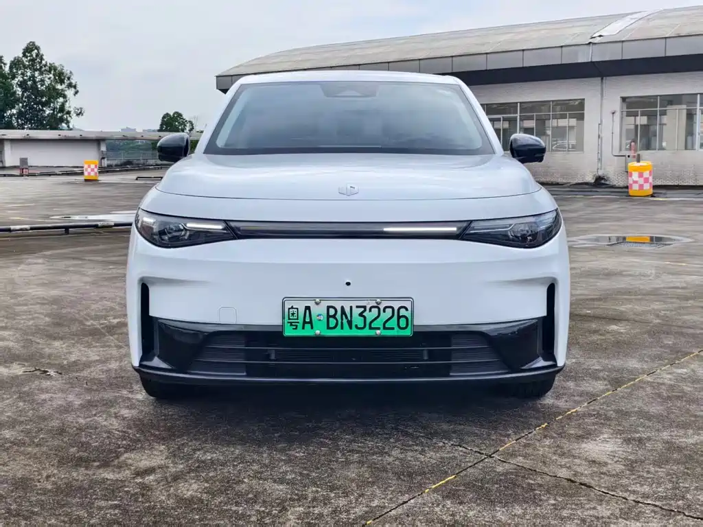 Leapmotor Leapmotor C10 — миниатюра 2