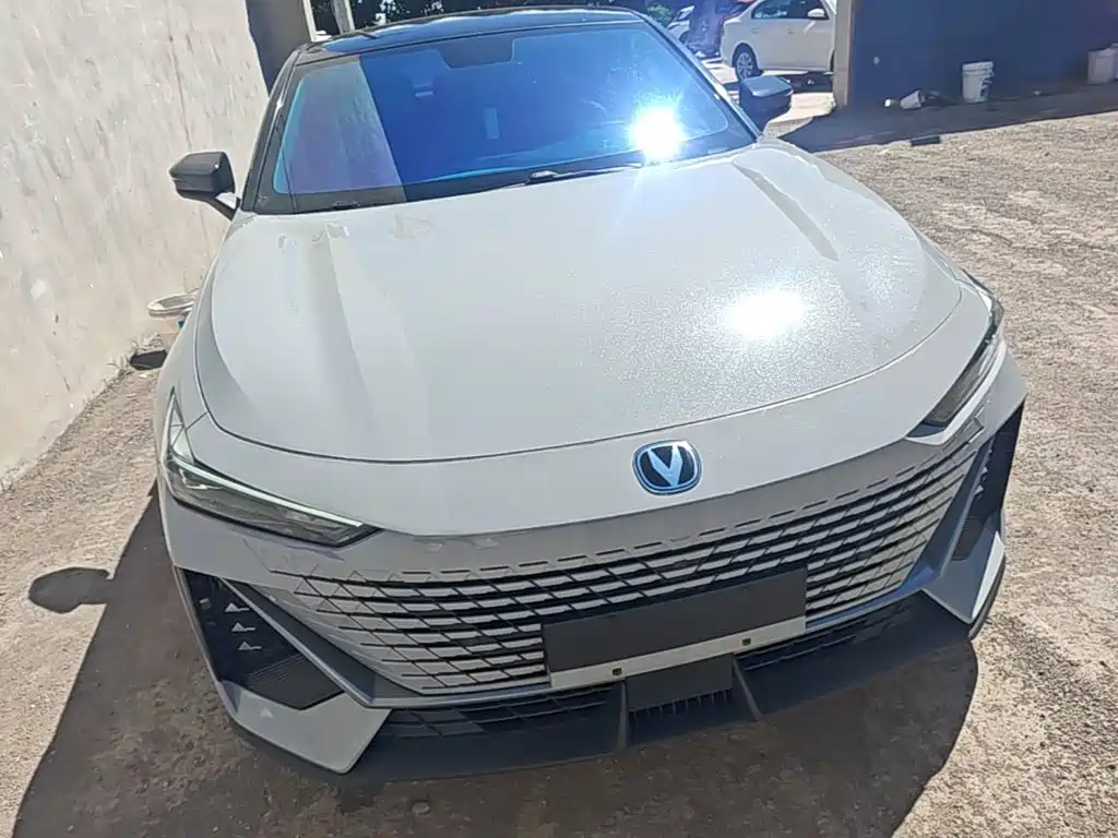 Changan UNI-V — миниатюра 3