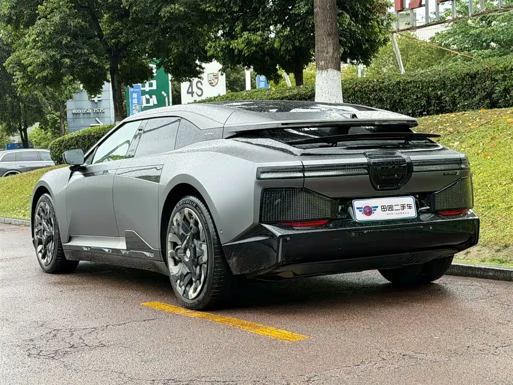 HiPhi HiPhi Z 2023 мест