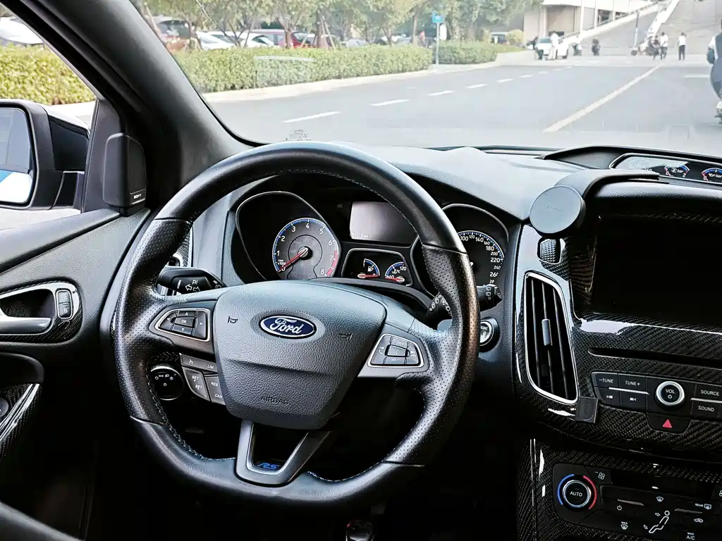 Ford Focus (Import) — миниатюра 9
