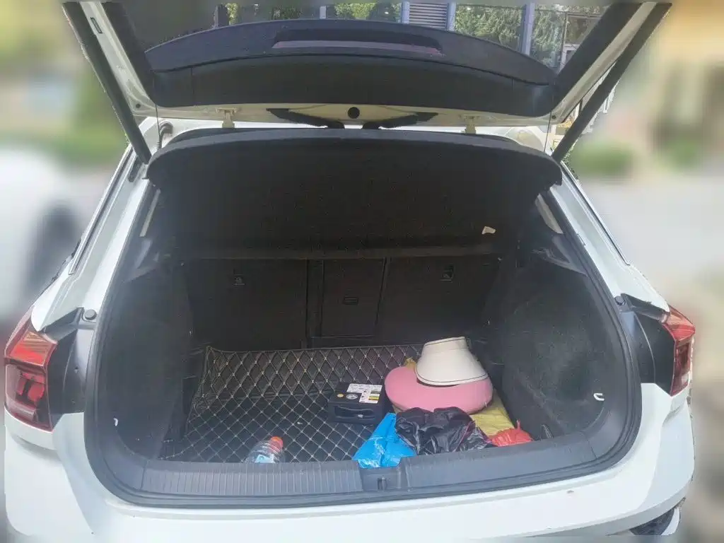Volkswagen T-Roc — миниатюра 20