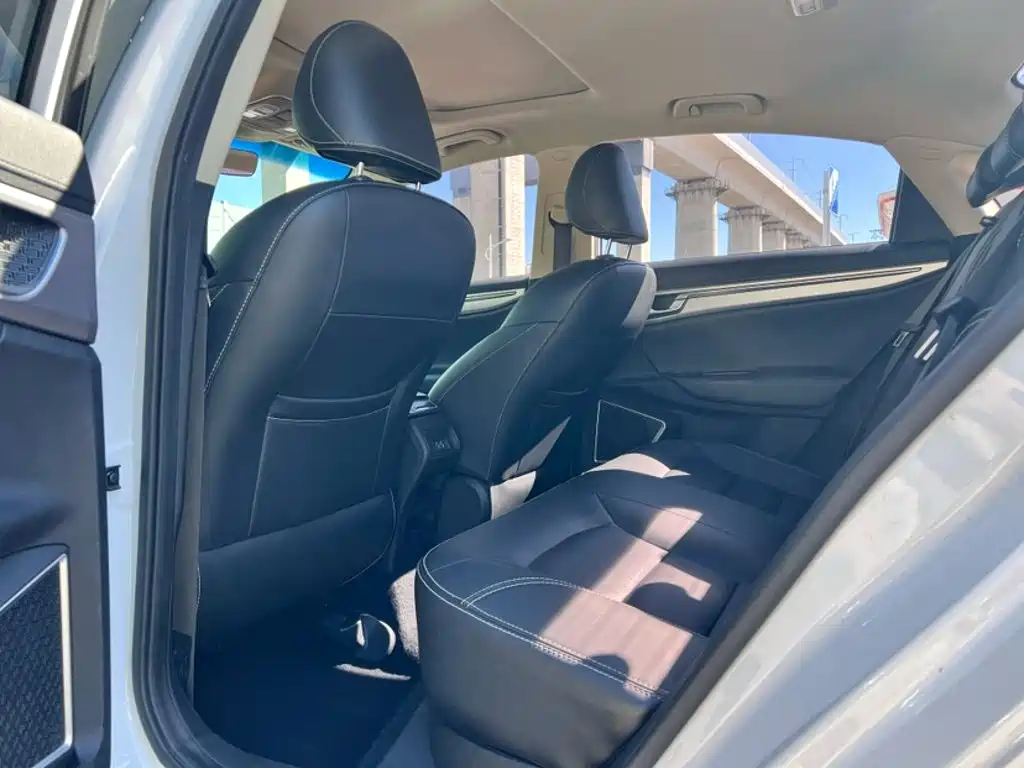 Geely Emgrand GL — миниатюра 10