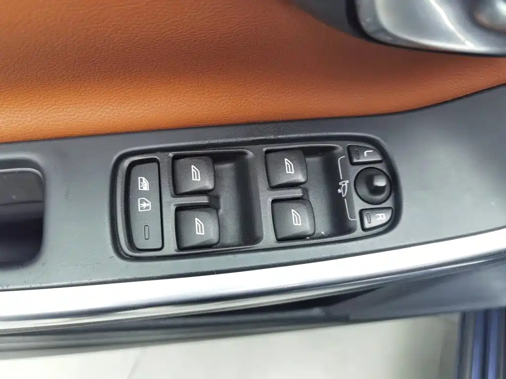 Volvo V60 — миниатюра 9