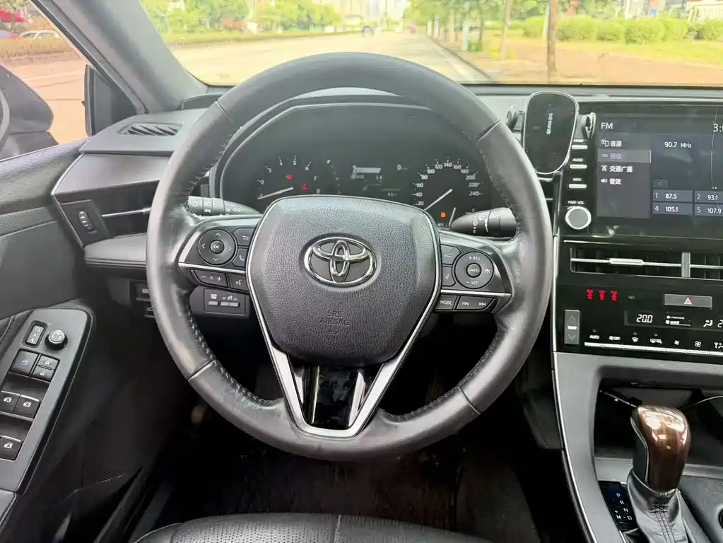 Toyota Avalon — миниатюра 6