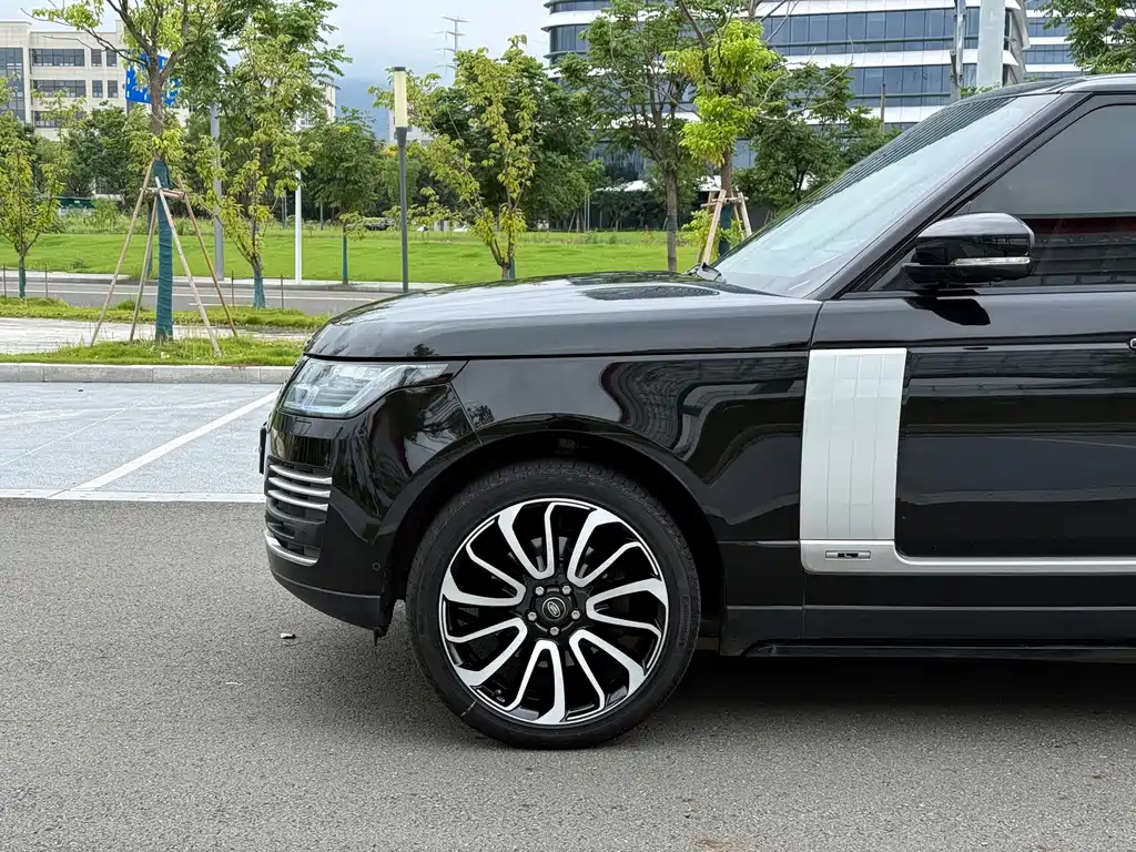 Land Rover Range Rover — миниатюра 4
